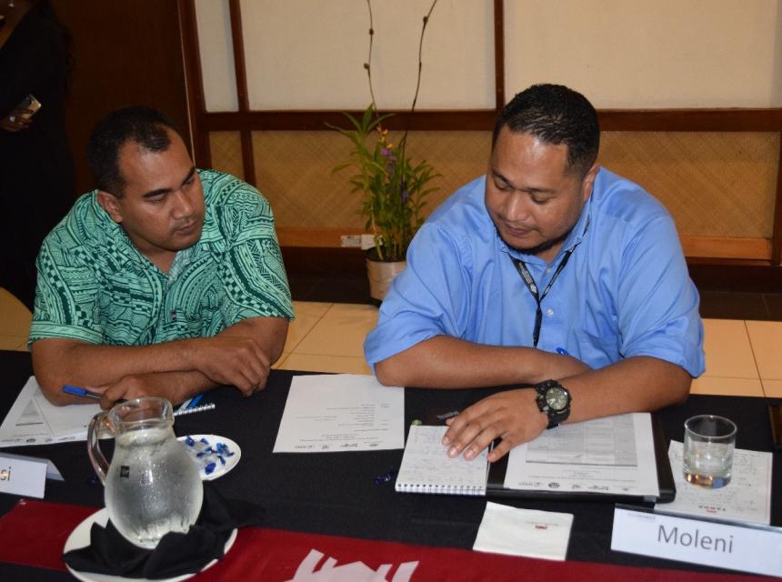 Participants from Tonga and Nauru discussing key target groups for Communications Strategy.  Photo: S.Seuseu/SPREP