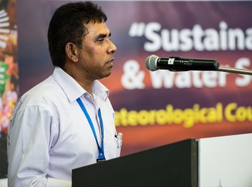Director of Fiji Meteorological Services, Ravind Kumar (Photo credit: Jenny Davson-Galle SIMS)